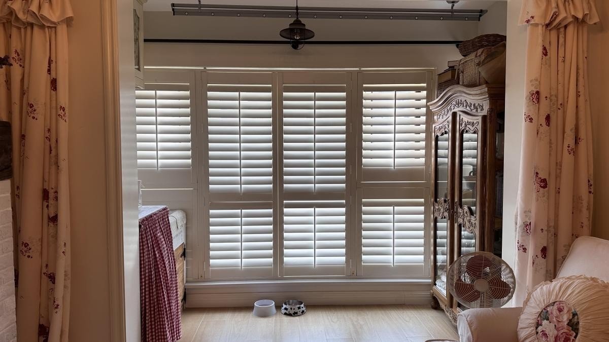 5 ways to add quality to the home by purchasing PVC plantation shutters