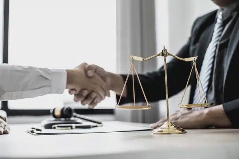 Choosing the Right Legal Support: The Benefits of Working with Lawyers in Townsville 